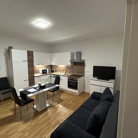 Paky Appartements 00313 Bruck an der Leitha Esterno foto