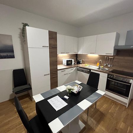 Paky Appartements 00313 Bruck an der Leitha Esterno foto